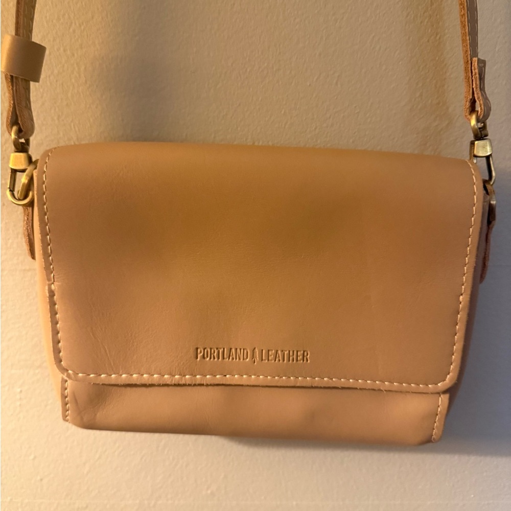 Portland Leather Light Brown Crossbody Bag